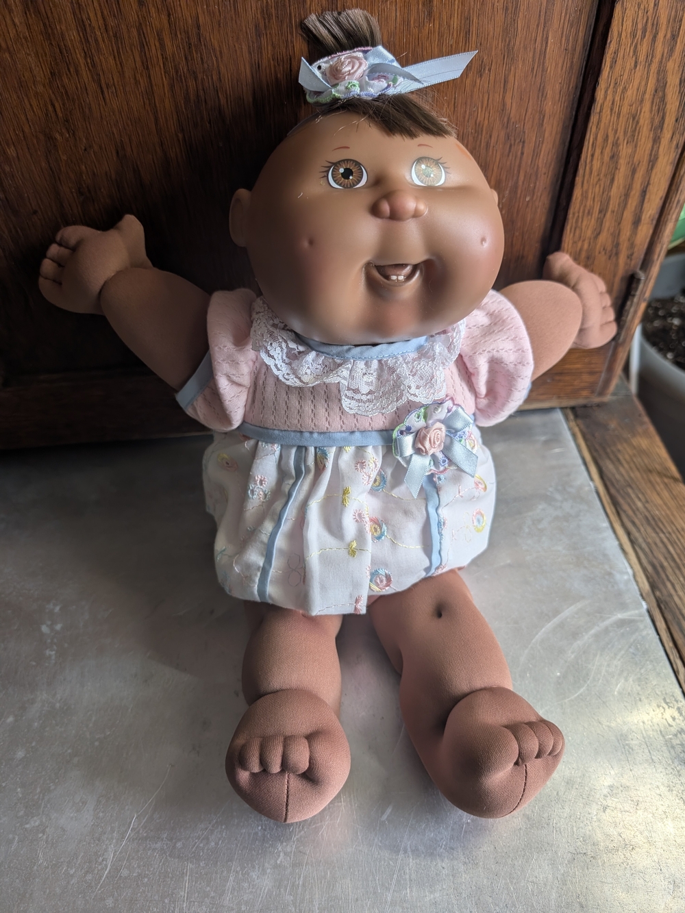 Vintage Cabbage Patch doll with original certificate